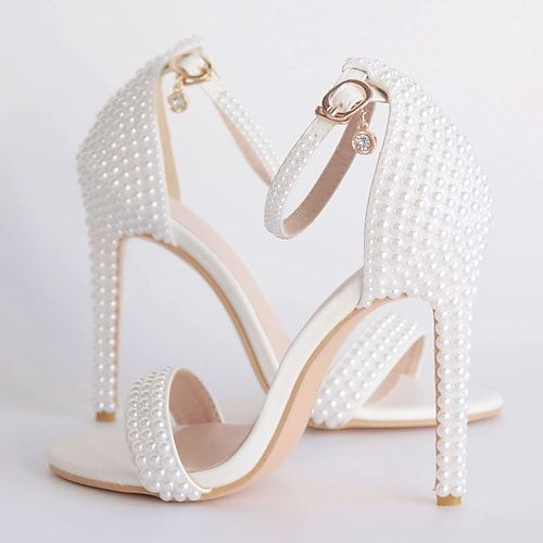 Zapatos de novias con perlas